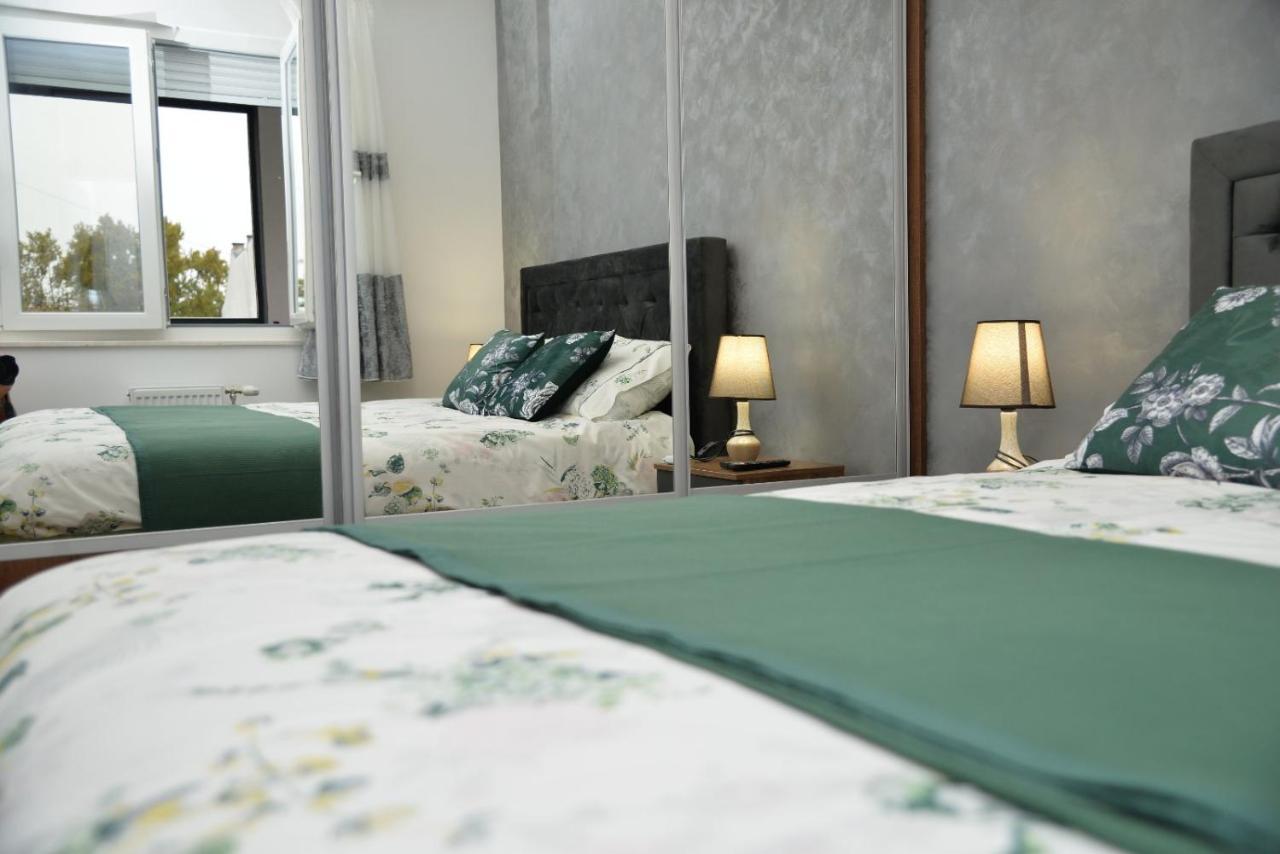 Mirror Apartment With Private Parking نوفي ساد المظهر الخارجي الصورة