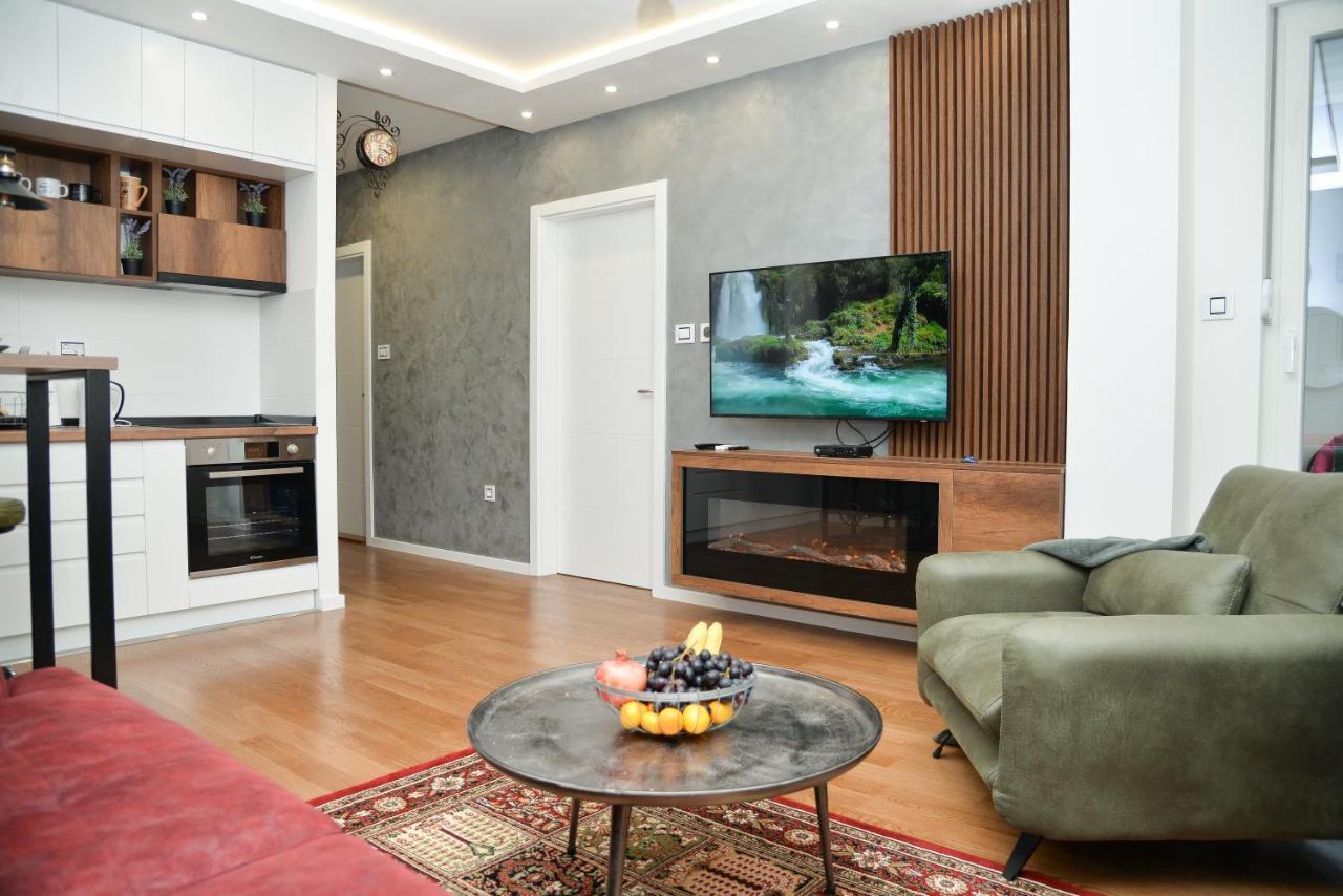 Mirror Apartment With Private Parking نوفي ساد المظهر الخارجي الصورة