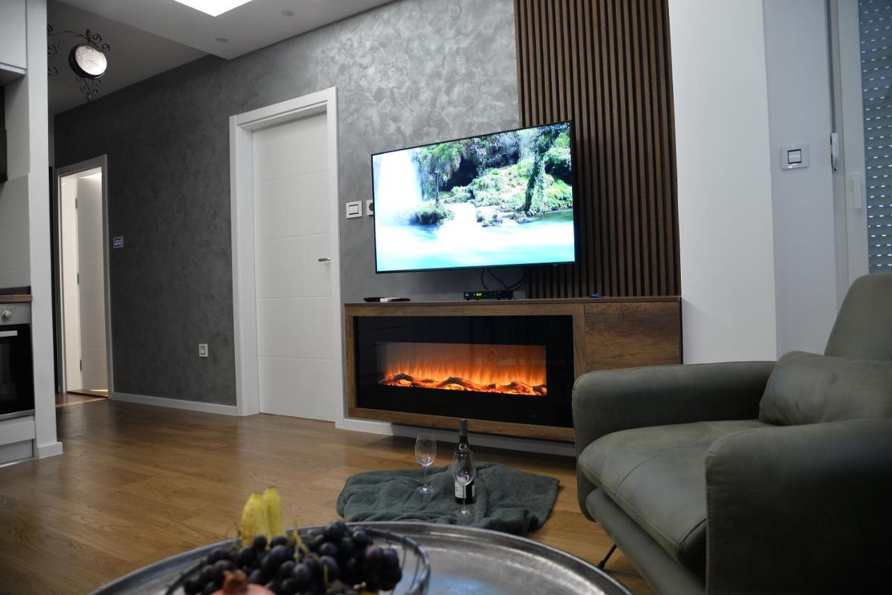 Mirror Apartment With Private Parking نوفي ساد المظهر الخارجي الصورة